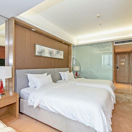Guangzhou New Century Hotel Екстериор снимка