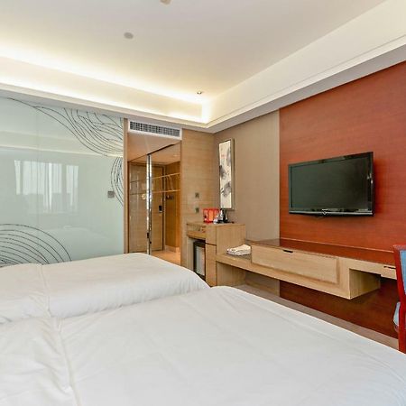 Guangzhou New Century Hotel Екстериор снимка