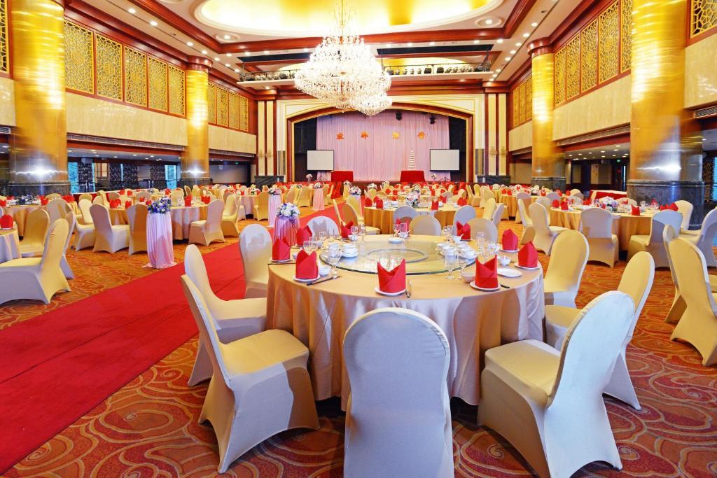 Guangzhou New Century Hotel Екстериор снимка