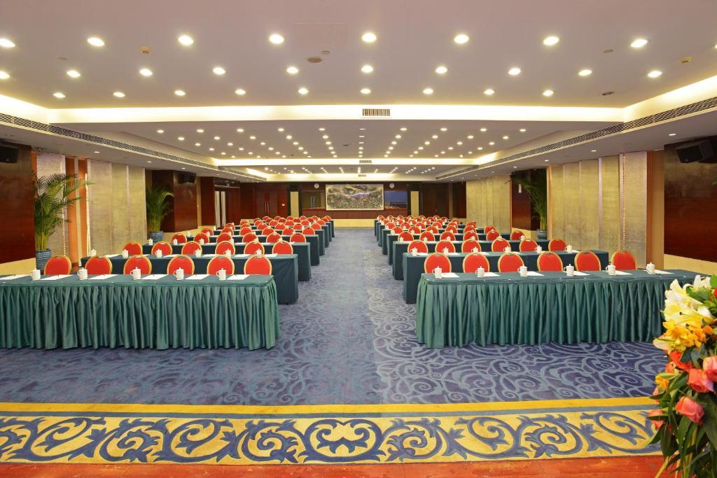 Guangzhou New Century Hotel Екстериор снимка