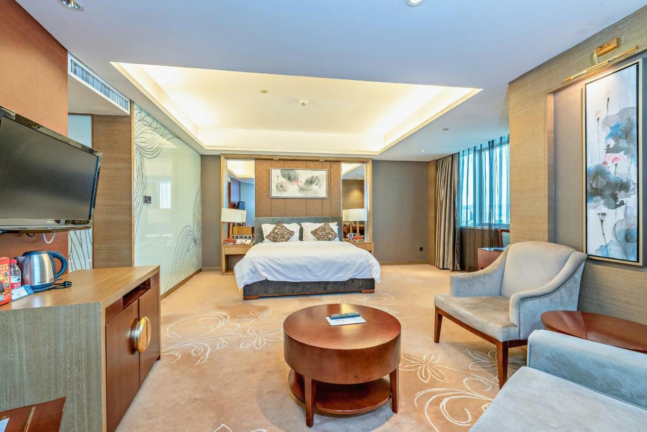 Guangzhou New Century Hotel Екстериор снимка