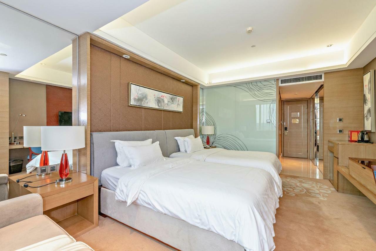 Guangzhou New Century Hotel Екстериор снимка