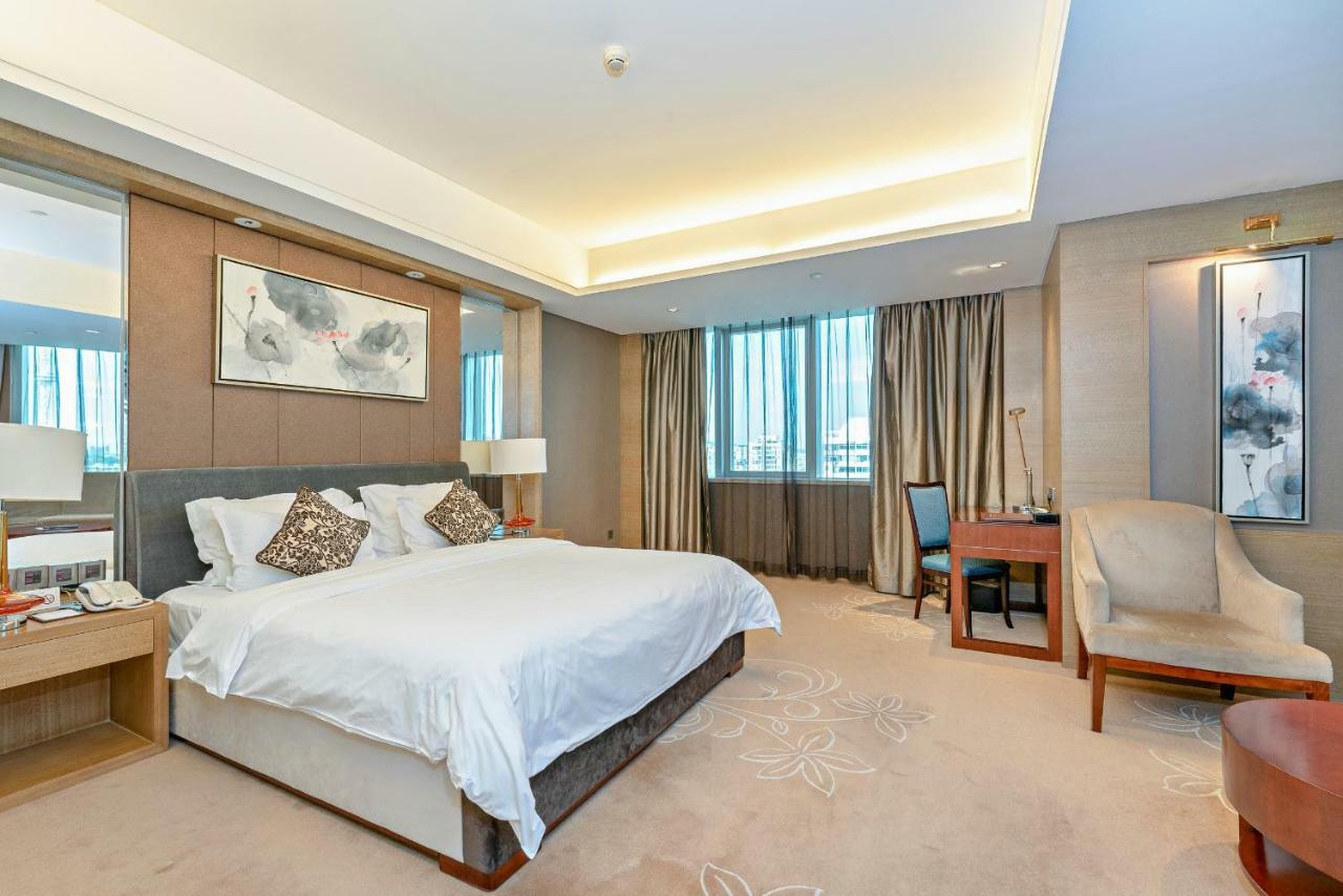 Guangzhou New Century Hotel Екстериор снимка